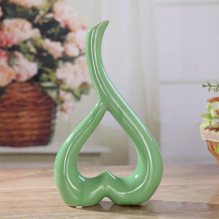 Creative Heart-shaped Ceramic Flower Vase for Home Office or Wedding Decor - Black