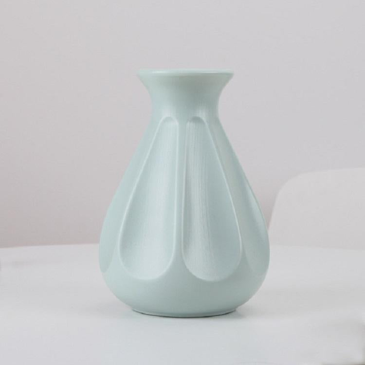 Drop-resistant Plastic Vase for Dry and Wet Flower Arrangements - Blue